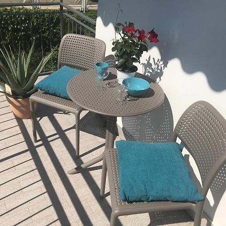 Blue Apartment - A Due Passi Dal Lago, Parcheggio Privato Lazise Eksteriør billede