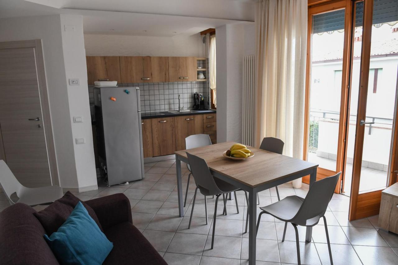 Blue Apartment - A Due Passi Dal Lago, Parcheggio Privato Lazise Eksteriør billede