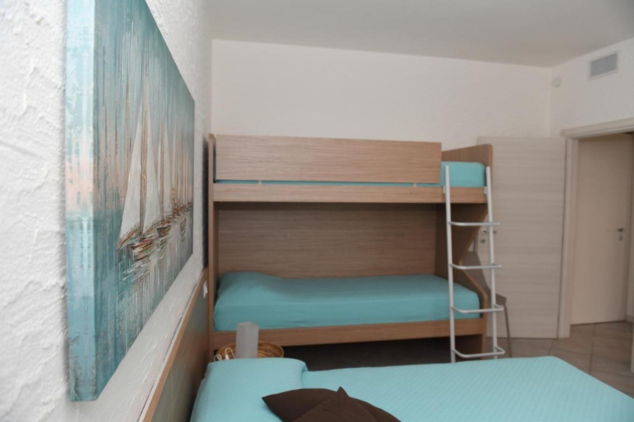 Blue Apartment - A Due Passi Dal Lago, Parcheggio Privato Lazise Eksteriør billede