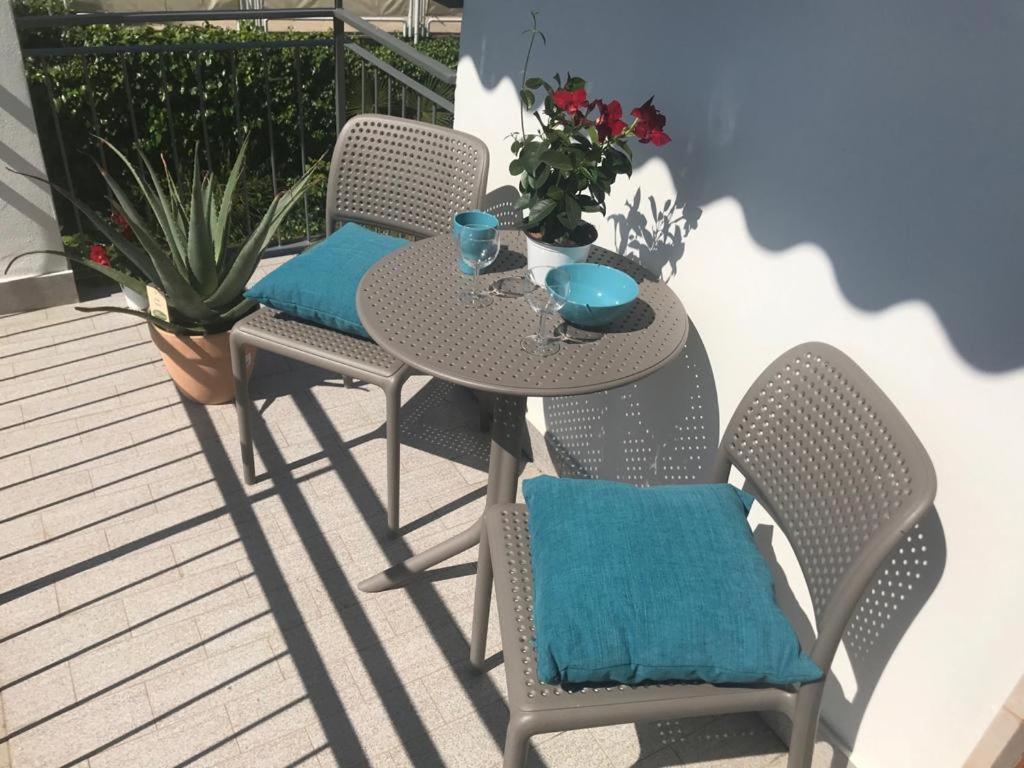 Blue Apartment - A Due Passi Dal Lago, Parcheggio Privato Lazise Eksteriør billede