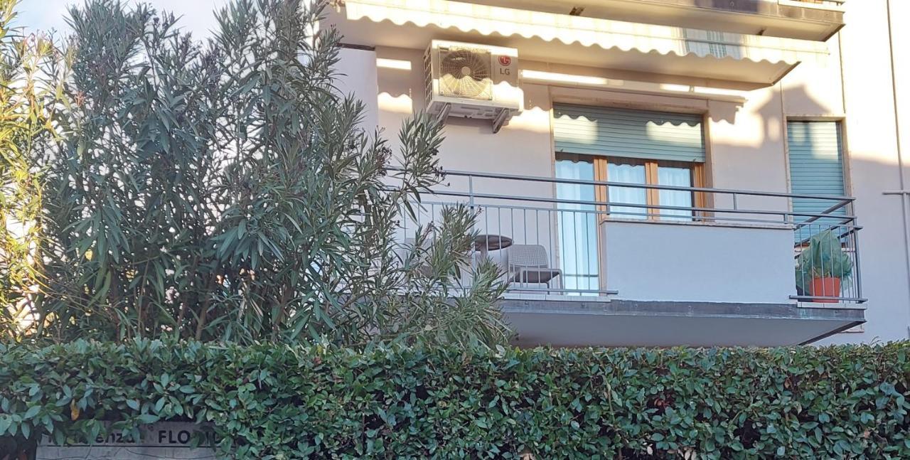 Blue Apartment - A Due Passi Dal Lago, Parcheggio Privato Lazise Eksteriør billede