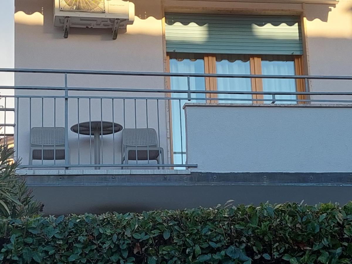 Blue Apartment - A Due Passi Dal Lago, Parcheggio Privato Lazise Eksteriør billede